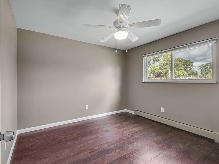 Avenue Eleven Apartments — Photo 19