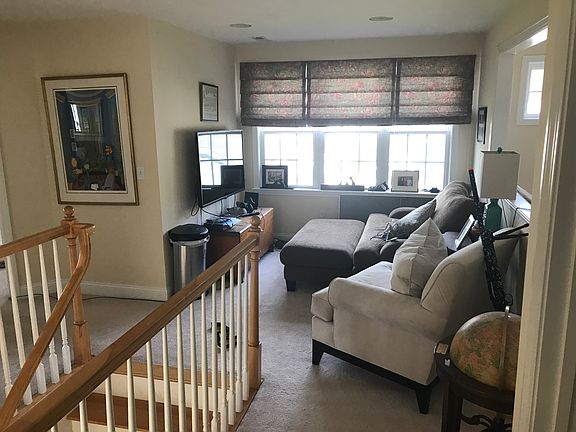 Second floor sitting room