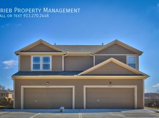 2028 S 137th St, Bonner Springs, KS 66012