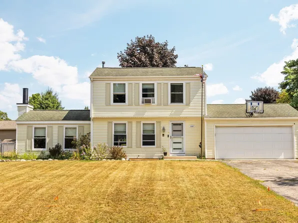 3137 Horseshoe Dr, Traverse City, MI 49684