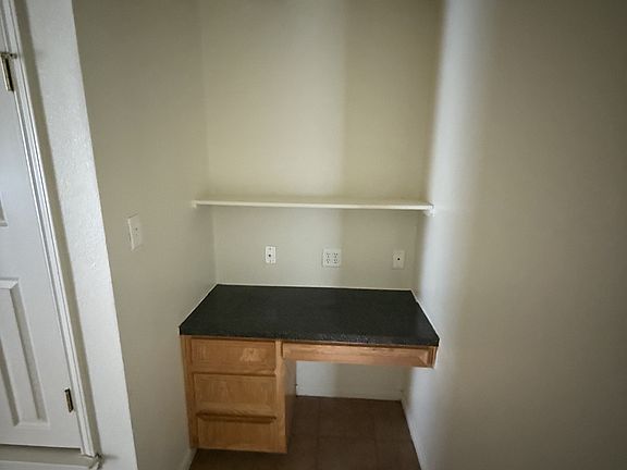 5th image of 1301 Nicholas Cir #B