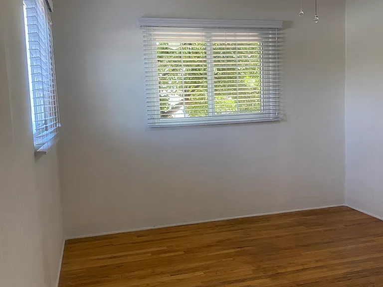 1213 Girard Blvd SE #A — Photo 12
