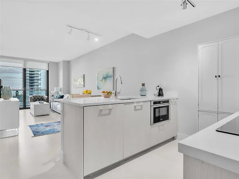 501 NE 31st St #1105 — Photo 3