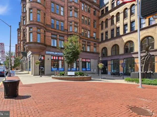 18 S George St APT 32, York, PA 17401