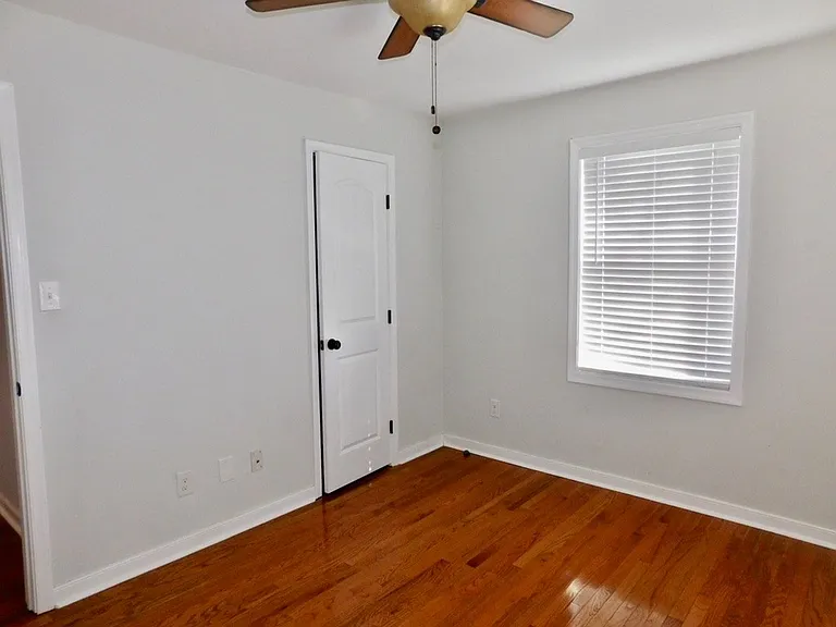 818 E Washington St — Photo 5