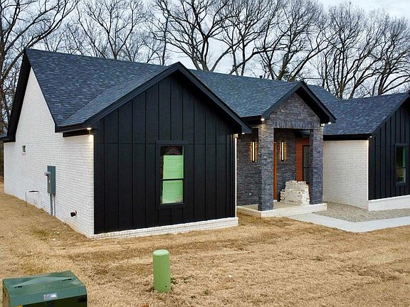 3rd image of 16 Avondale Rd