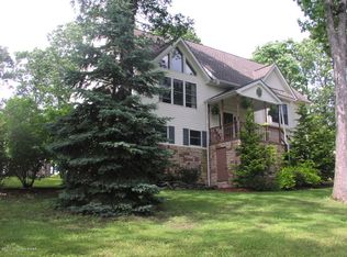 603 Fawn Ln, Stroudsburg, PA 18360