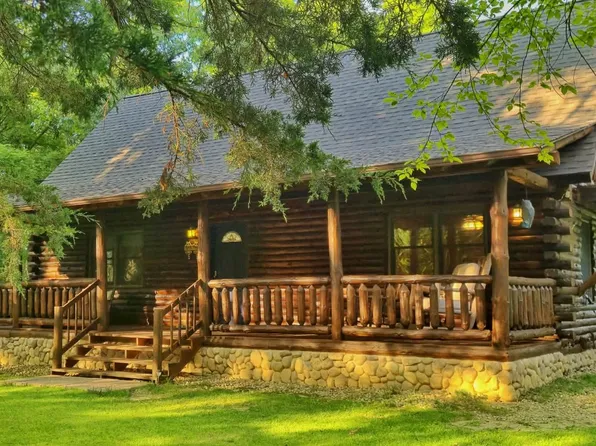 11 Hemlock Dr, Putnam, IL 61560