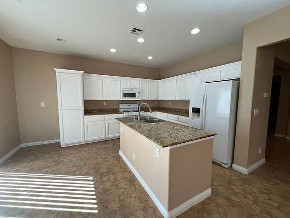 5th image of 8988 Winchester Ridge St