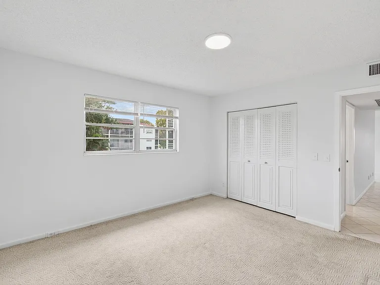 360 Fanshaw — Photo 24