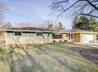 6428 N Atwahl Dr, Glendale, WI 53209