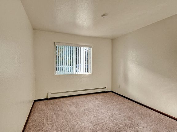 Ladera Villa Apartments - Bedroom