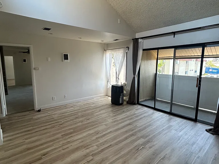 8022 Linda Vista Rd #2I — Photo 5