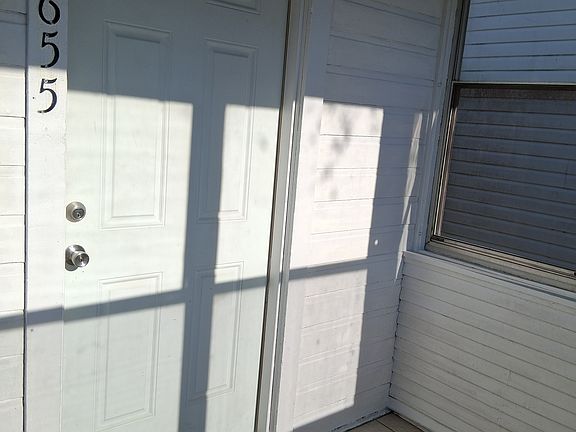 2nd image of 3655 Robert Ave