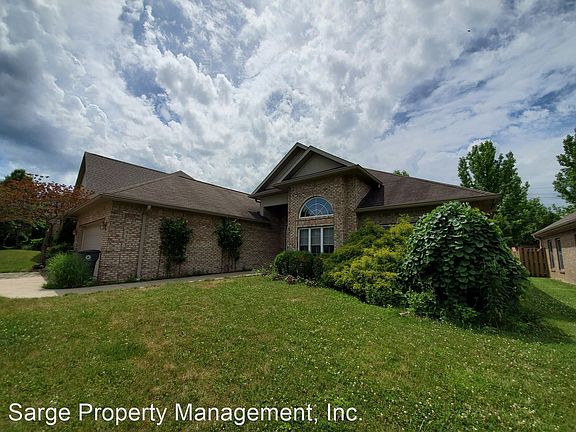 3rd image of 3814 E Regents Cir