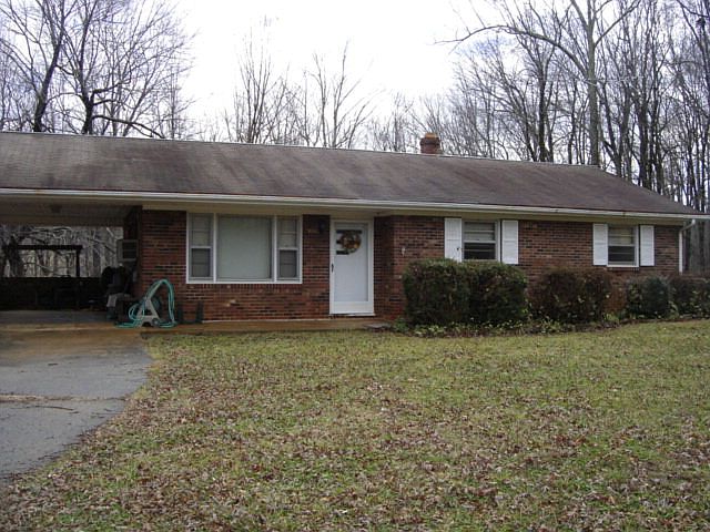 1st image of 400 Forest View Dr