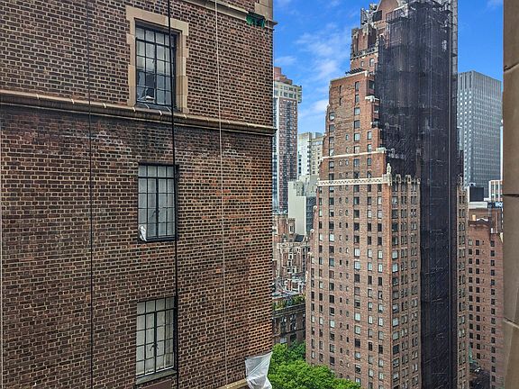 5th image of 45 Tudor City Pl APT 2012