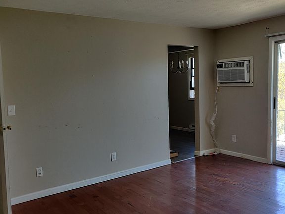 3rd image of 728 Gordon Smith Blvd APT 11
