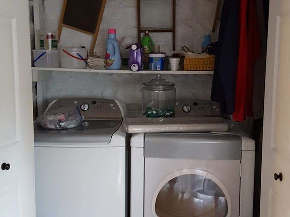5th image of 137 Elliott Ave