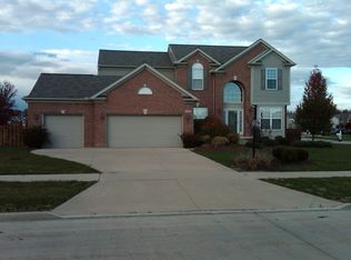 27220 Worthington Ln, Olmsted Falls, OH 44138