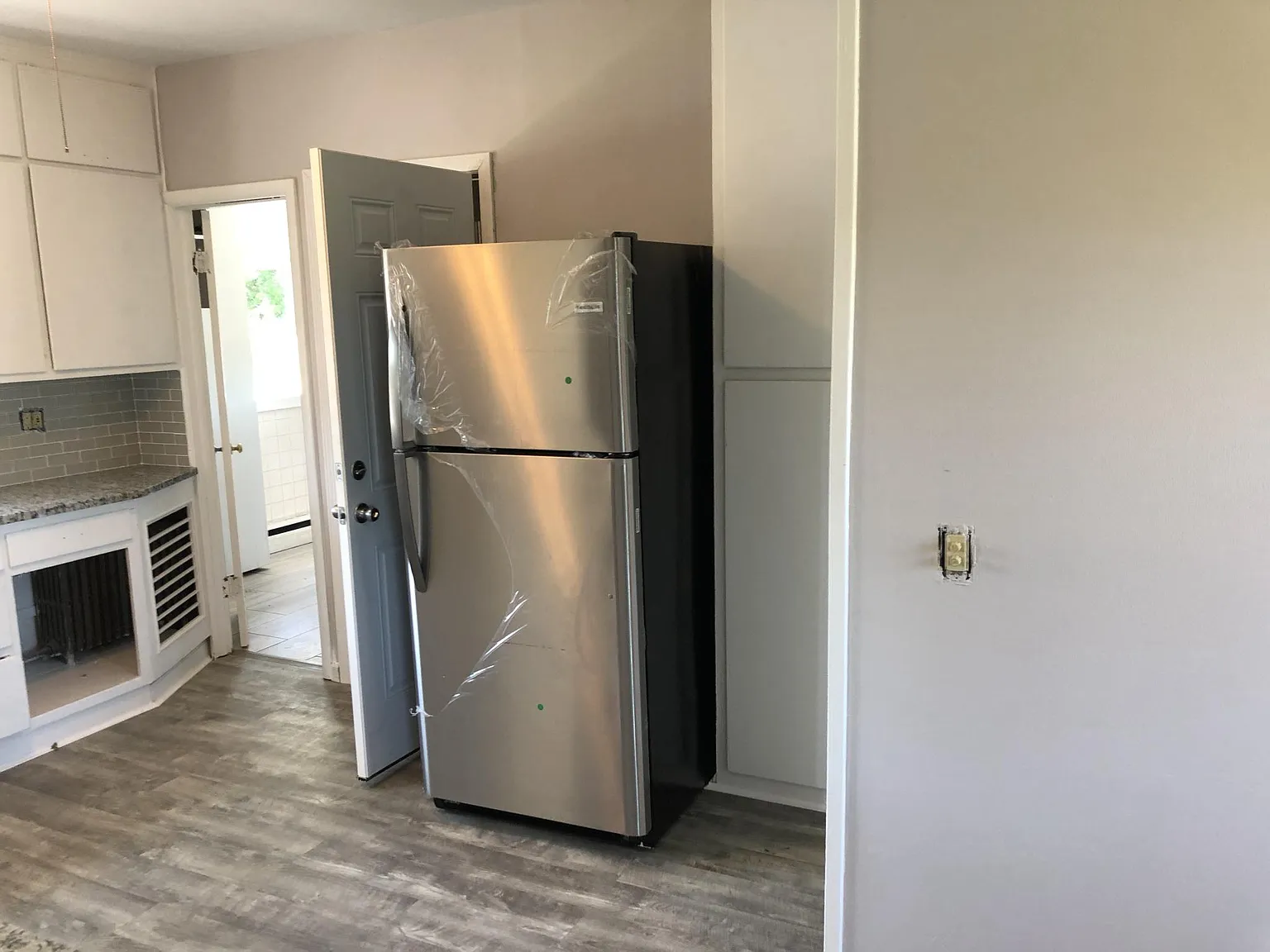 361 N Midler Ave — Photo 4