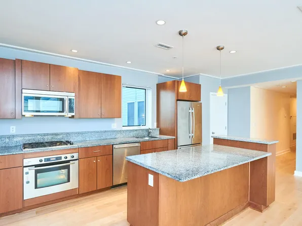 337 W 2nd St Unit 4, Boston, MA 02127