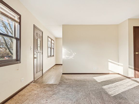 4th image of 1202 Beverly Dr