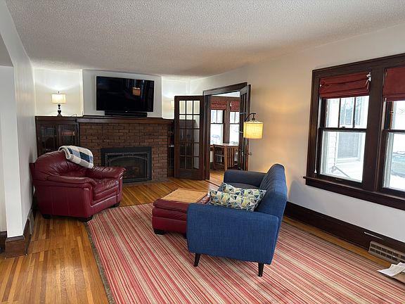4th image of 2559 Arthur St NE
