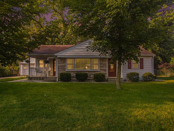 3rd image of 211 W Melody Ave