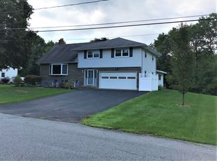 27 Roslyn Dr, Glenville, NY 12019