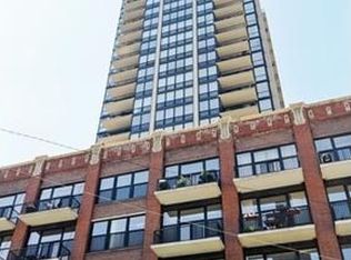 210 S Des Plaines St #1008, Chicago, IL 60607