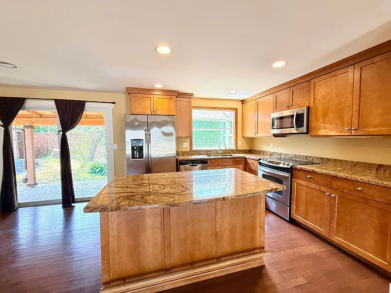 6222 Bluff Pl — Photo 4