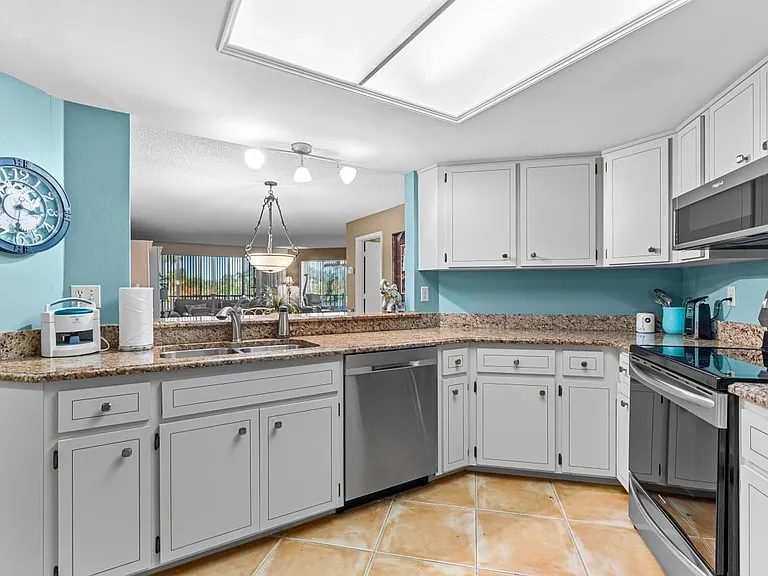 1815 Mooringline Dr #2E — Photo 18
