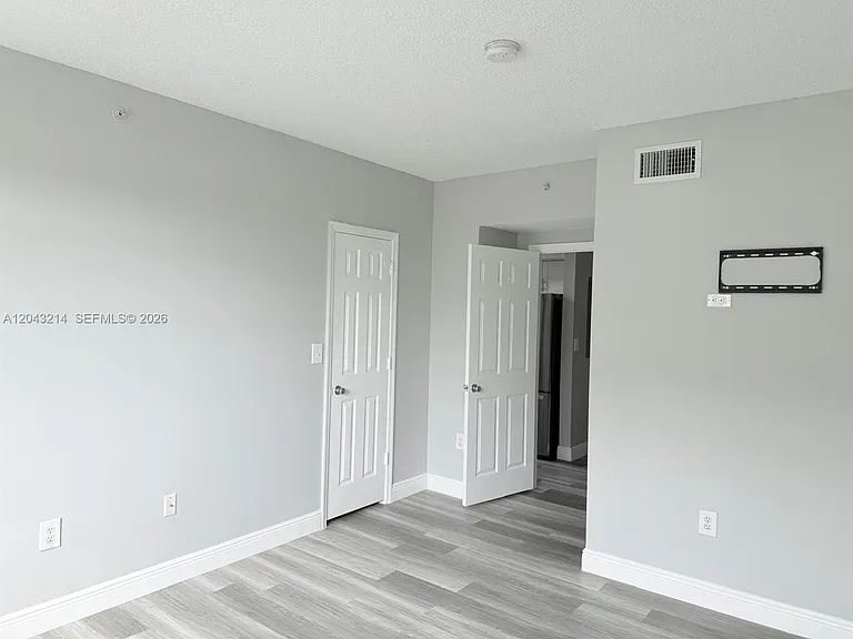 100 SW 117th Ter #2207 — Photo 6