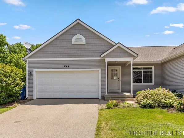 644 Wren Ct, Middleville, MI 49333