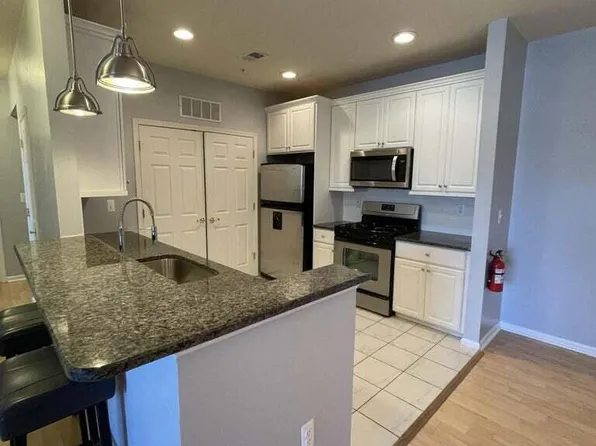 610 Sophee Ln, Lakewood, NJ 08701