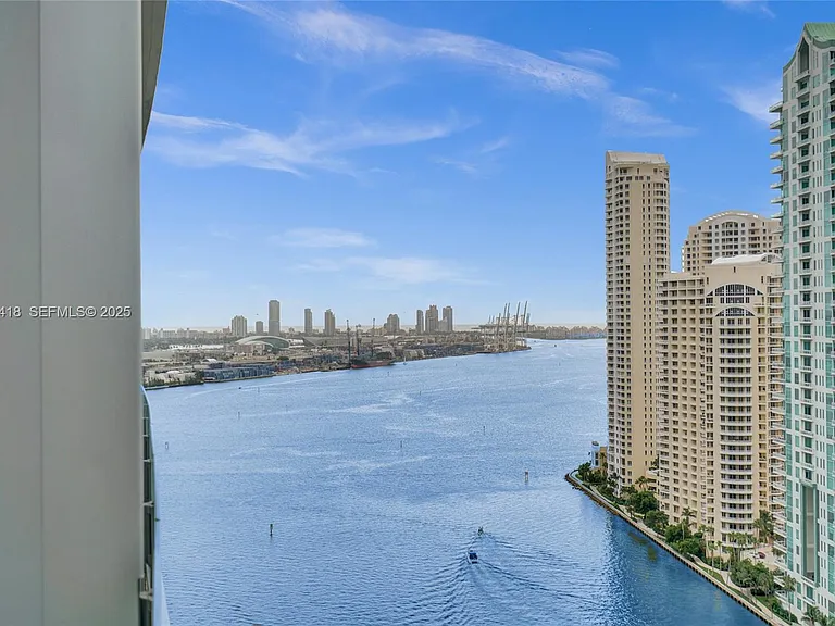 300 Biscayne Blvd #2305W — Photo 14