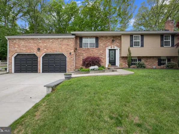 1243 Silver Run Dr, Pasadena, MD 21122