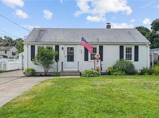 202 Maplecrest Dr, Pawtucket, RI 02861