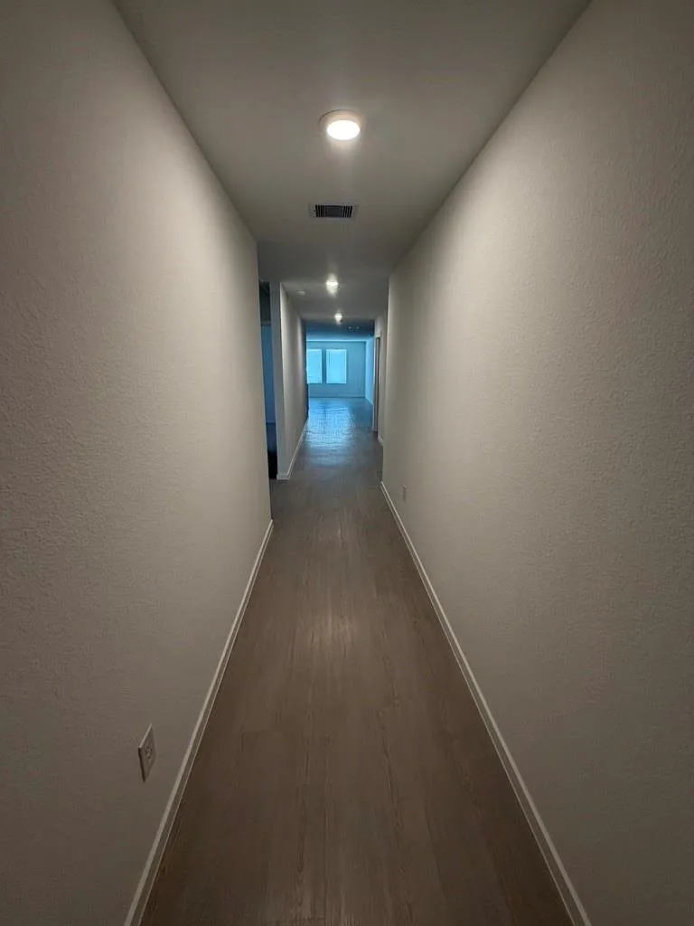 4 bed, 2.0 bath, 1760 sqft, $2,450 — Photo 2
