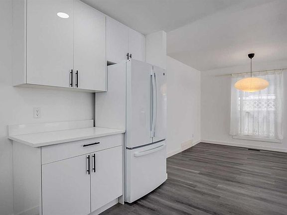 4th image of 32 W Midland Pl SE