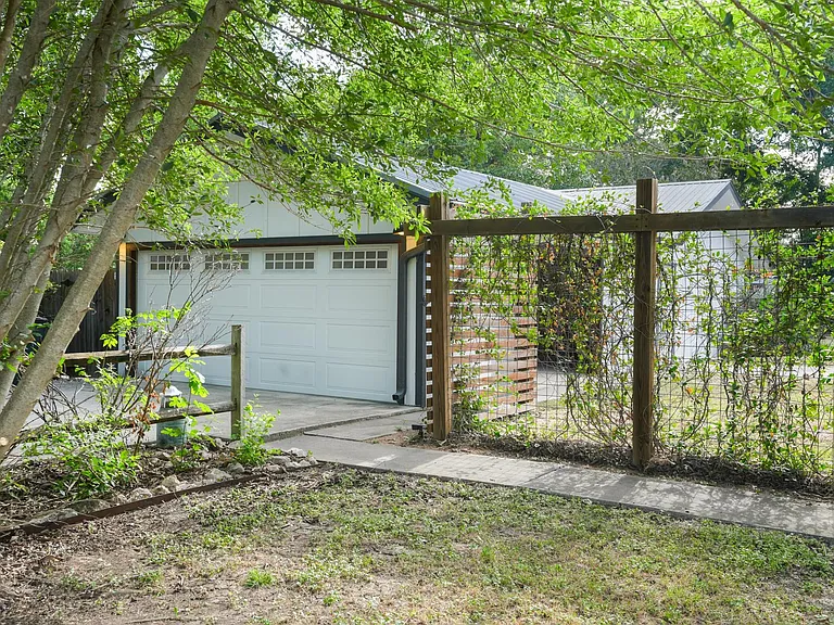 413 Sun Bonnet Dr — Photo 5