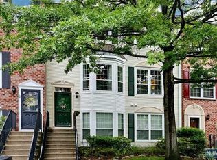 273 Larch Ln, Mahwah, NJ 07430