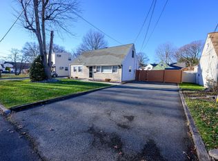 28 David Ct, Colonia, NJ 07067