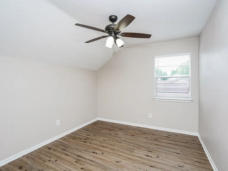 3542 Lindenfield Dr — Photo 16