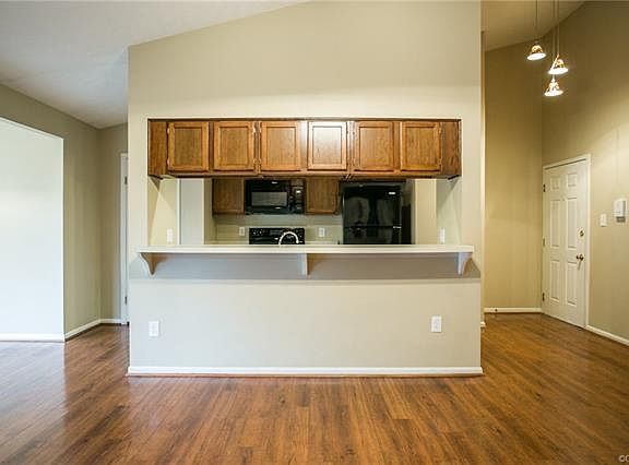 4th image of 9387 Horse Castle Ct Unit 812