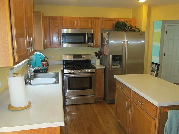 4th image of 894 Meadowridge Dr