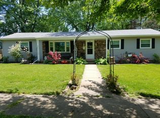 606 W 3rd St, Delavan, IL 61734