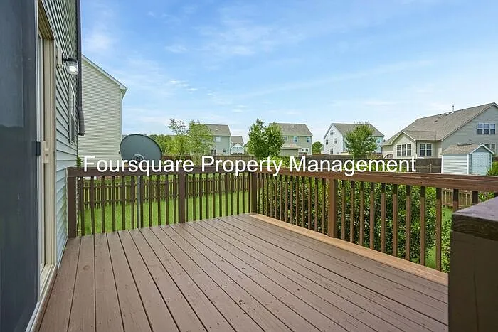 100 Cabot Dr — Photo 4