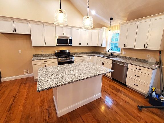 2nd image of 17 Forbes Rd